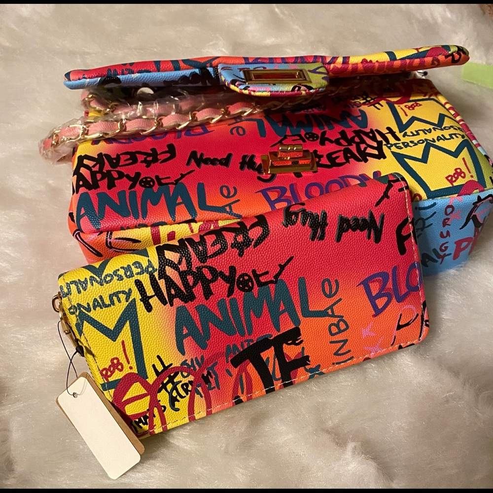 Purses - Picture 2 of 4